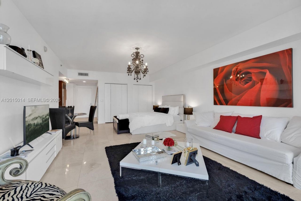 475 Brickell Ave , Unit 2610, Miami, FL 33131 Photo