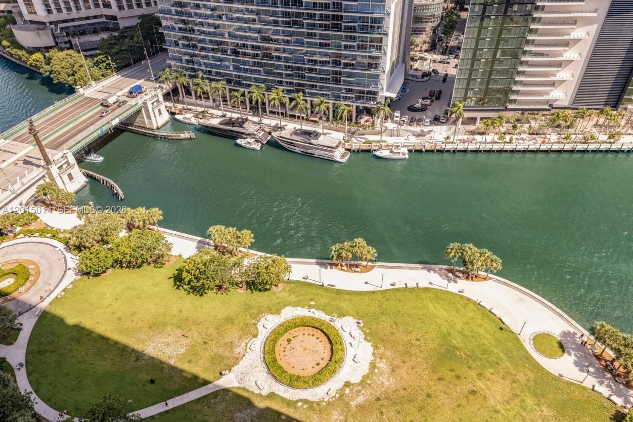 475 Brickell Ave , Unit 2610, Miami, FL 33131 Photo