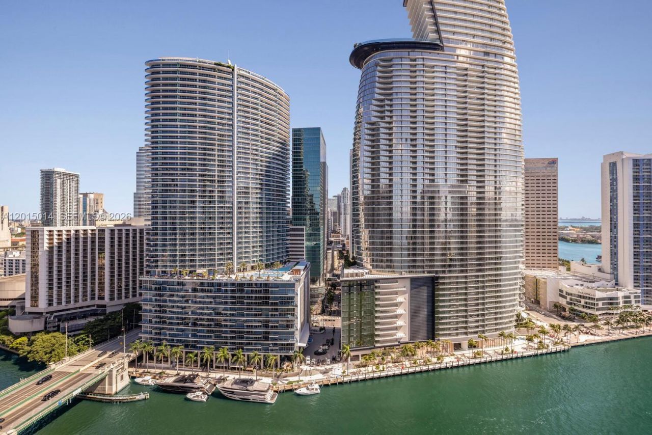 475 Brickell Ave , Unit 2610, Miami, FL 33131 Photo