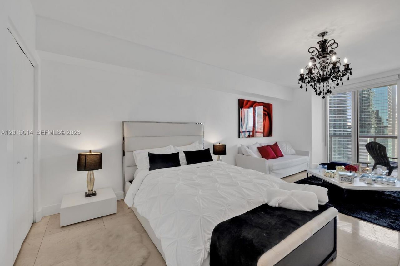 475 Brickell Ave , Unit 2610, Miami, FL 33131 Photo