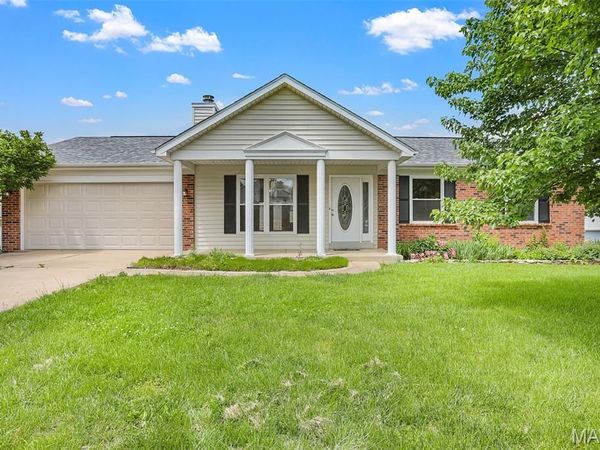 5744 Walnut Creek Boulevard , St Charles, MO 63304