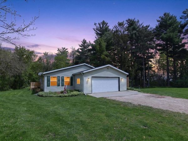 6610 Cemetery Road, Sun Prairie, WI 53590
