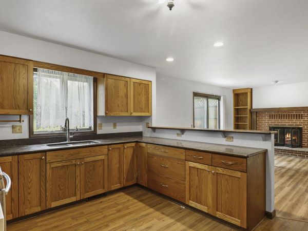 800 Clover Lane, Oregon, WI 53575