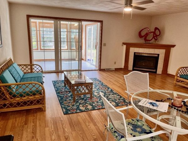 1086 Stonewood Crossing, Sun Prairie, WI 53590