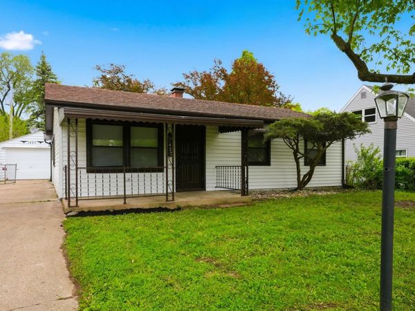 1427 Baywood Drive, New Haven, IN 46774