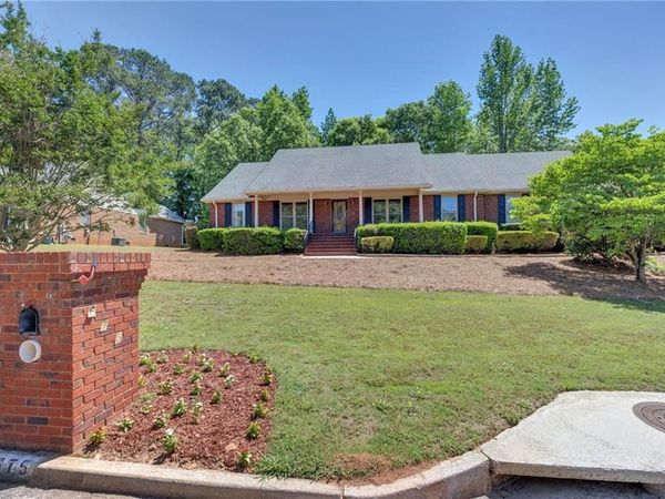 675 SE Clubland Circle SE, Conyers, GA 30094