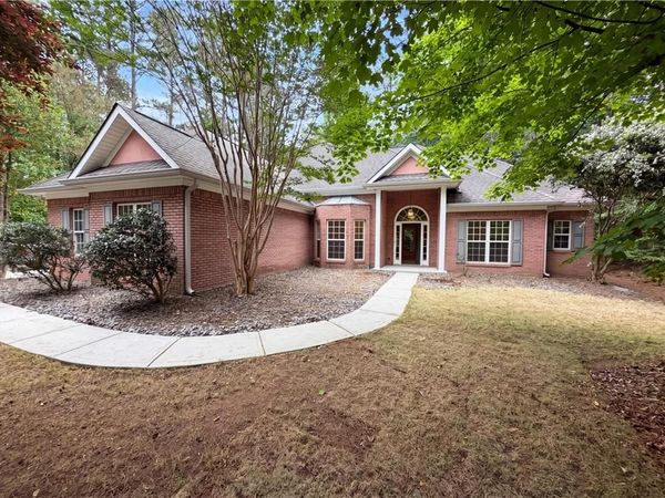 125 Farr Lake Drive, Tyrone, GA 30290