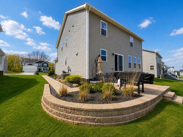 251 Quartz Way, White Lake, MI 48386