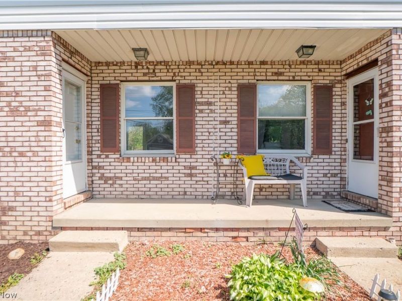 3615-3617 Mount Pleasant Street NW, North Canton, OH 44720 Photo 3