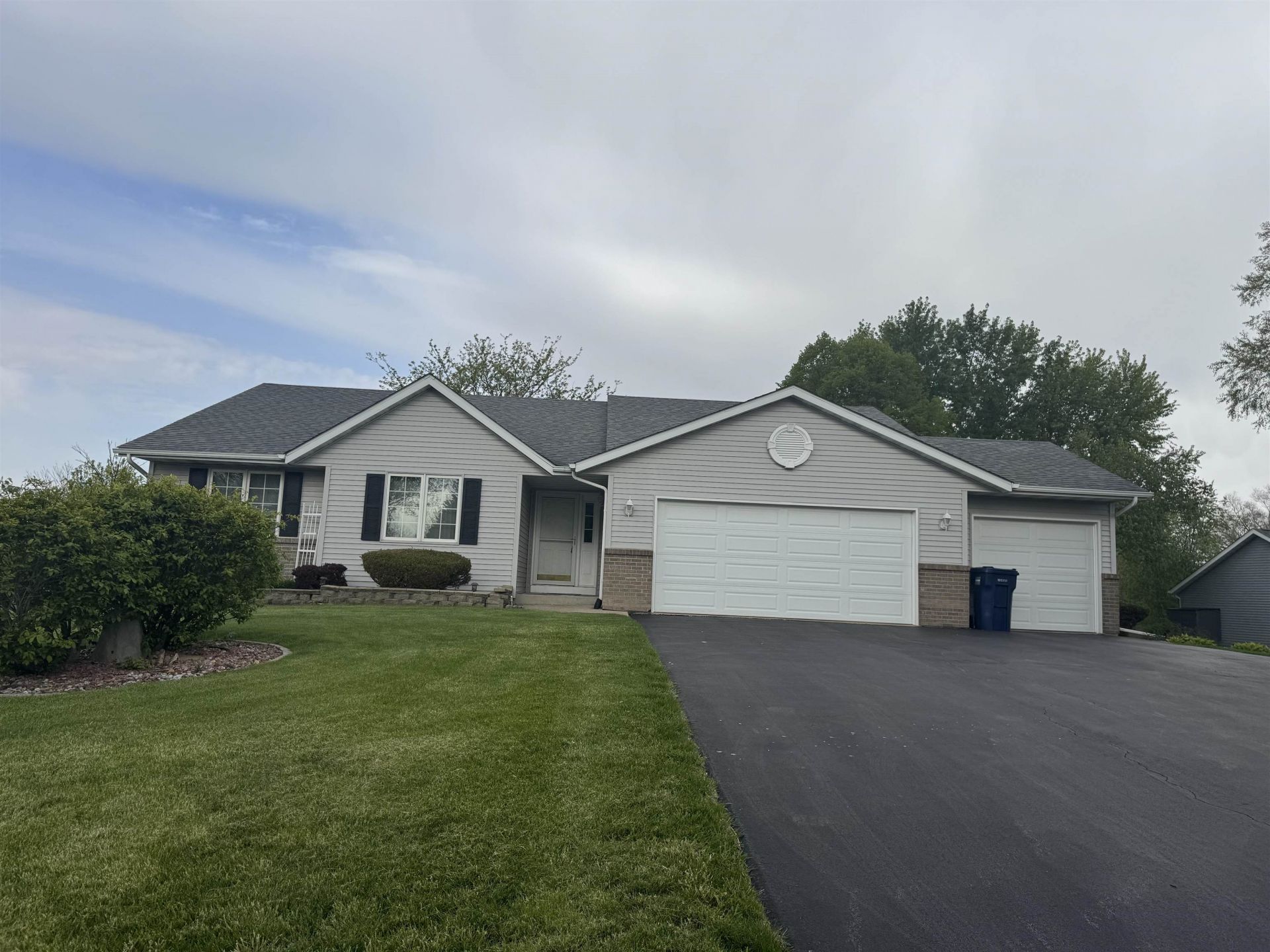 6638 Tipperary Trail, Roscoe, IL 61073 Main Photo