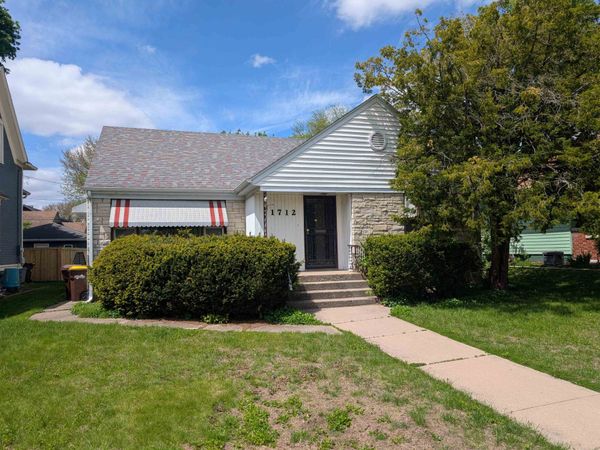 1712 Oxford Street, ROCKFORD, IL 61103