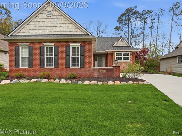 2508 Signature Drive, Hamburg Twp, MI 48169