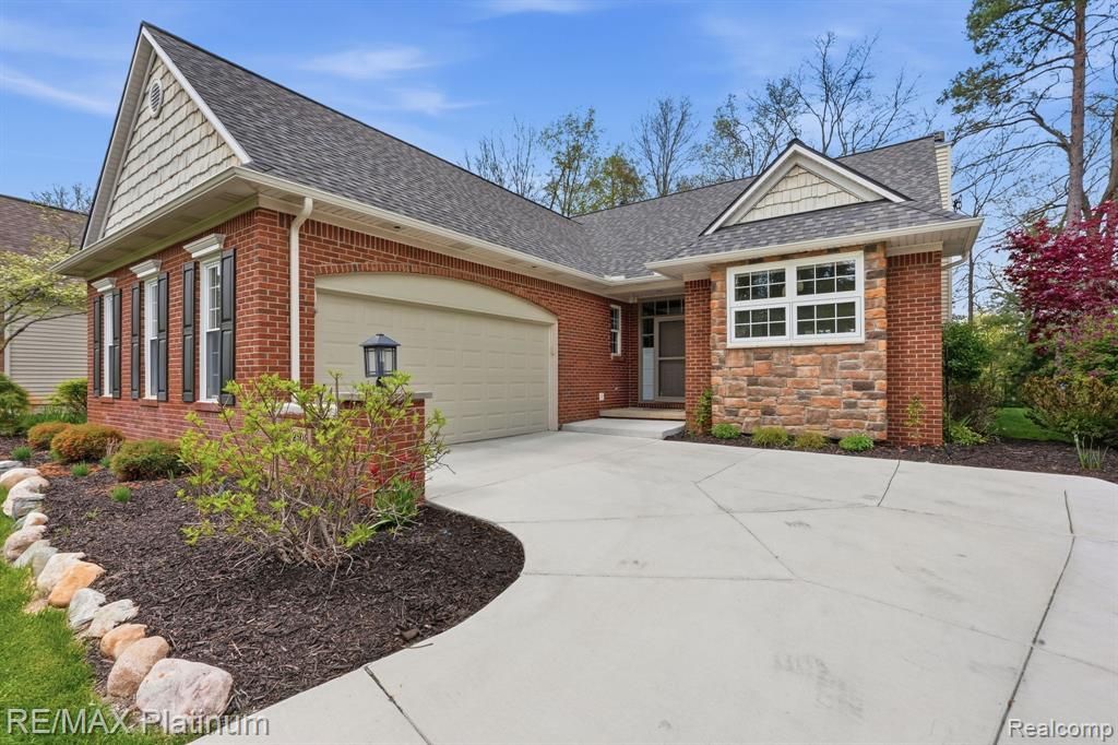 2508 Signature Drive, Hamburg Township, MI 48169 Main Photo