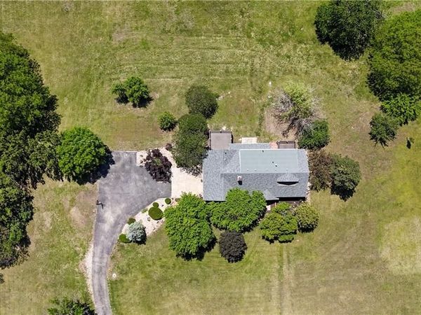 27845 W 89th Street, De Soto, KS 66227
