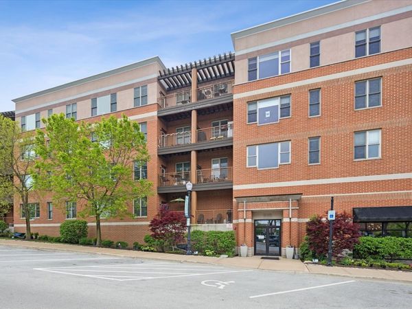 935 Burlington Avenue , Unit 110, Downers Grove, IL 60515