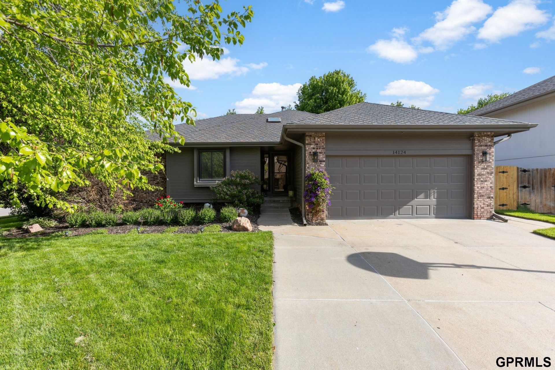 14124 Lillian Circle, Omaha, NE 68138 Main Photo