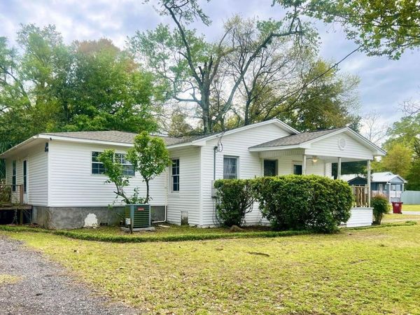 328 Dixie Street, Crestview, FL 32536