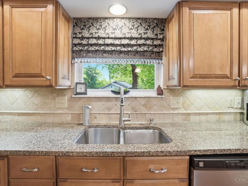 819 Quailwoods Drive, Loveland, OH 45140 Photo 14