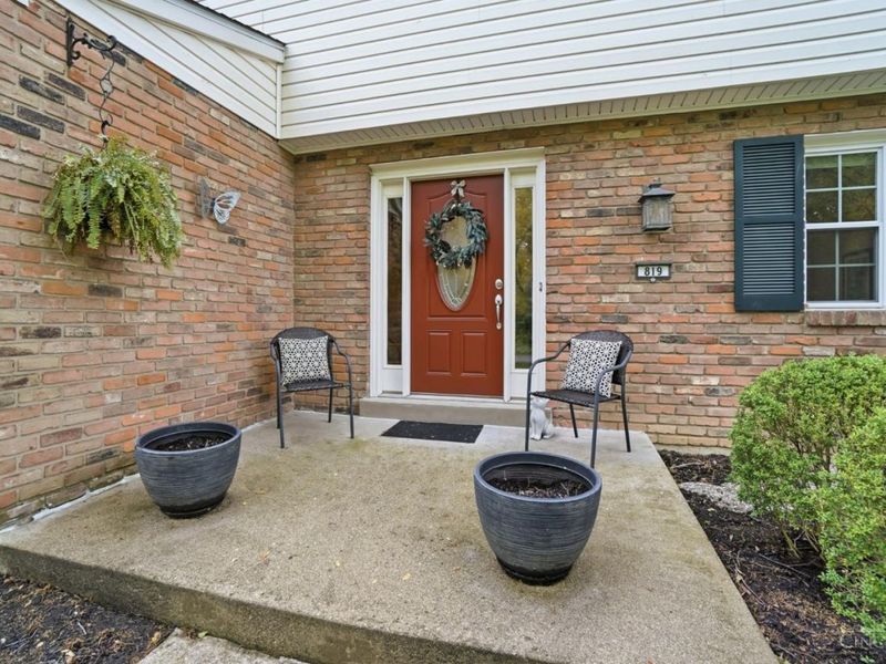 819 Quailwoods Drive, Loveland, OH 45140 Photo 3