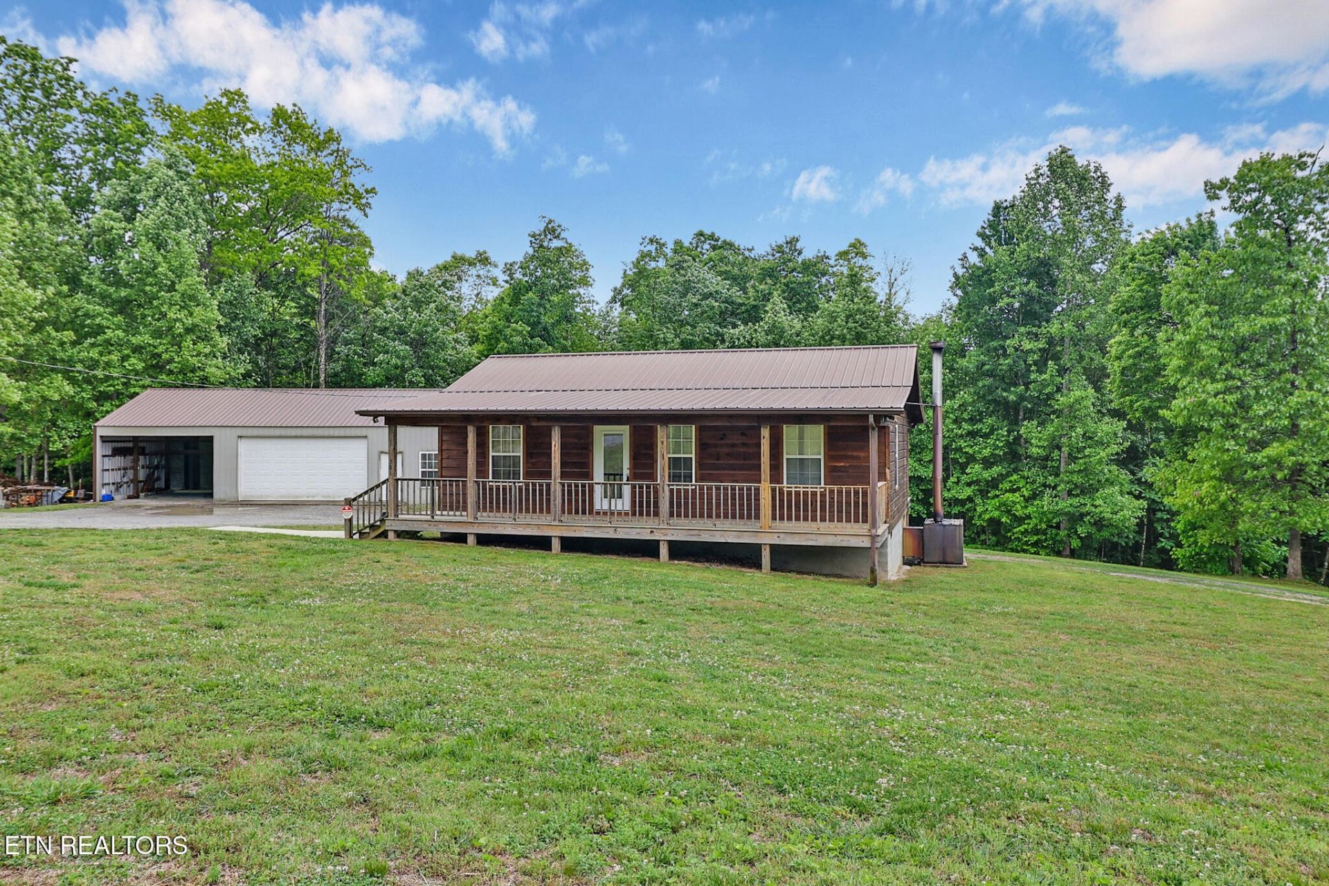 381 Lowe Rd, Jamestown, TN 38556 Main Photo
