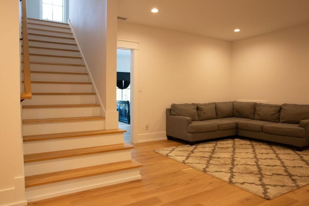 496 Commonwealth Road Photo 23