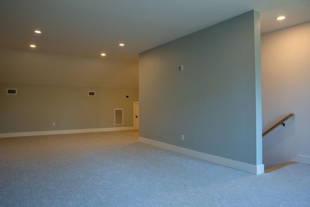 496 Commonwealth Road Photo 28