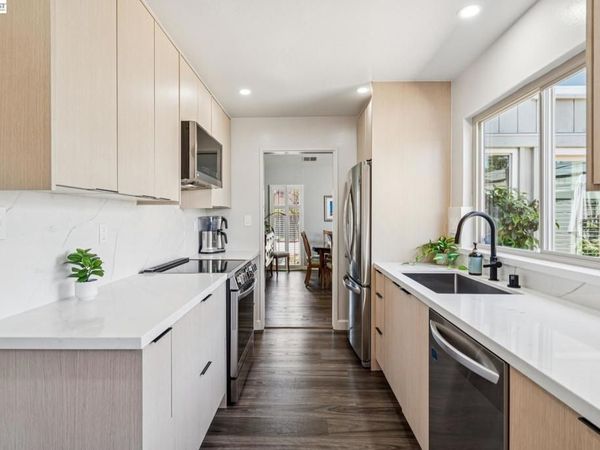 3430 Camanoe Ln, Alameda, CA 94502