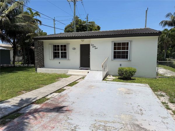 155 Nahkoda Dr , Miami Springs, FL 33166