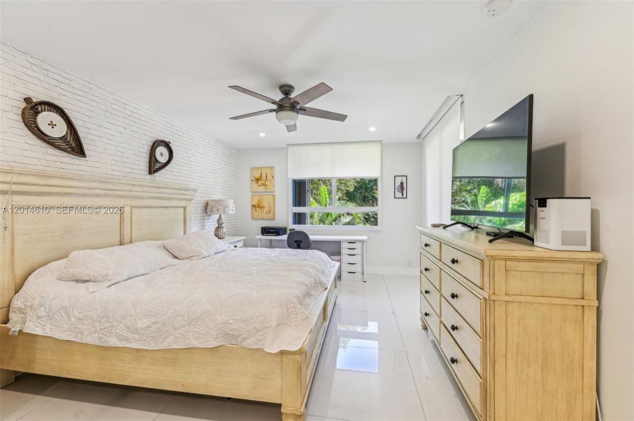 121 Crandon Blvd , Unit 251, Key Biscayne, FL 33149 Photo