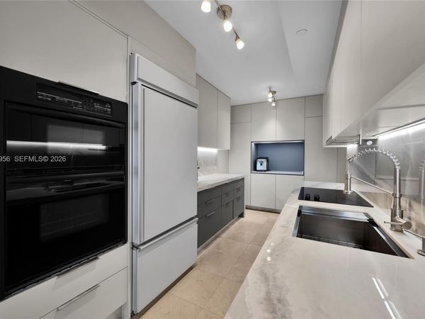 1800 S Ocean Dr , Unit 2007, Hallandale Beach, FL 33009