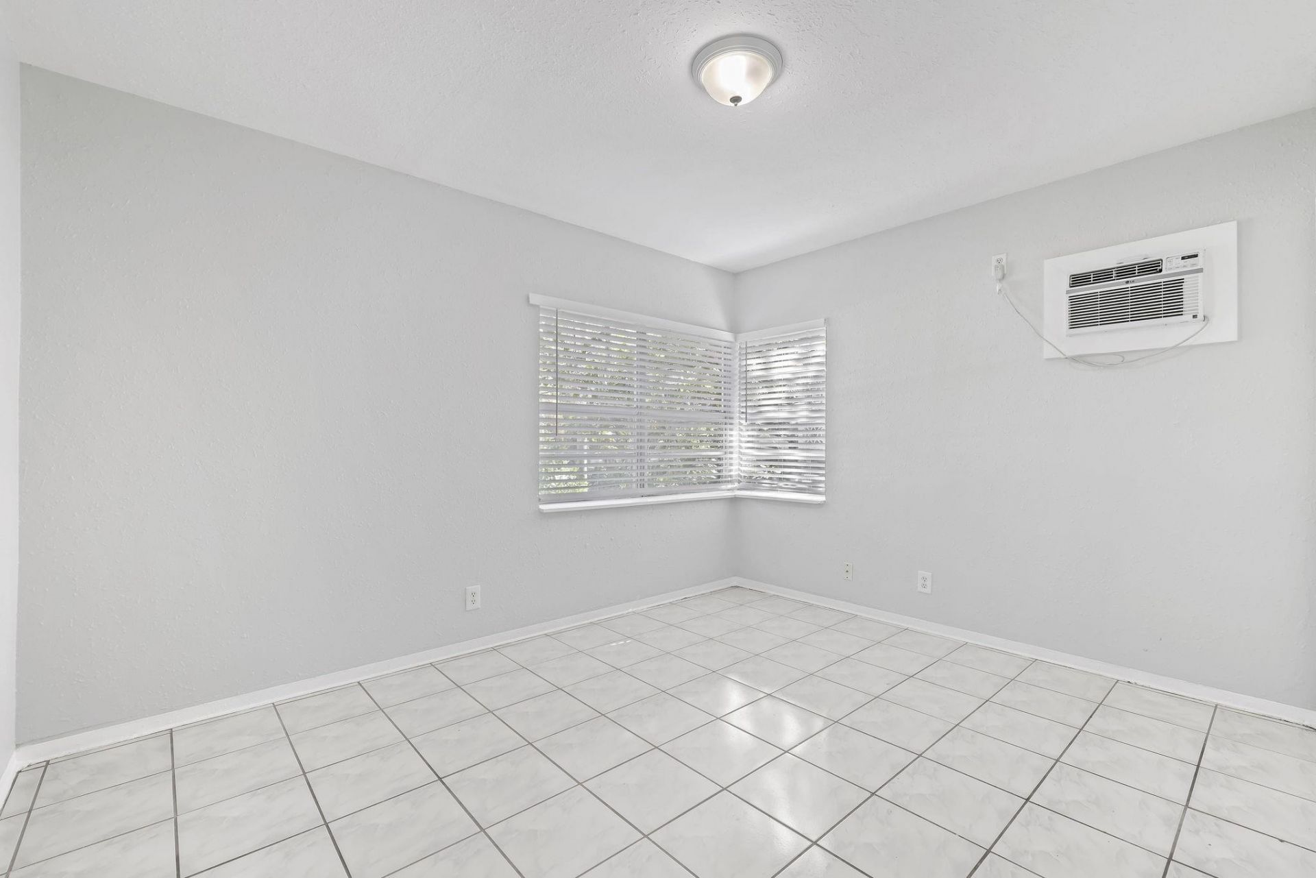 1409 NW 7th Avenue, Fort Lauderdale, FL 33311 Photo