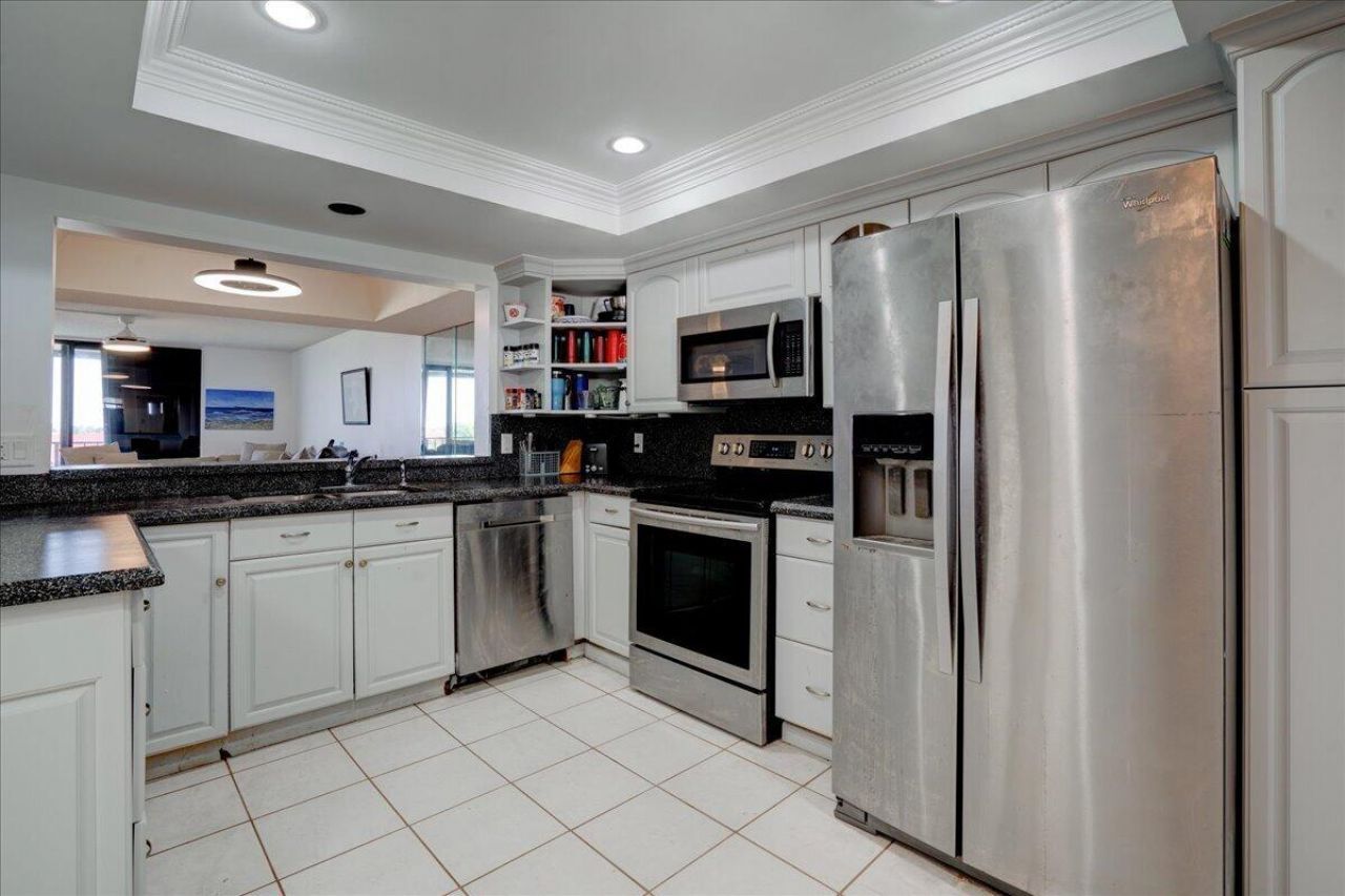 7030 Half Moon Circle, Unit 515, Hypoluxo, FL 33462 Photo