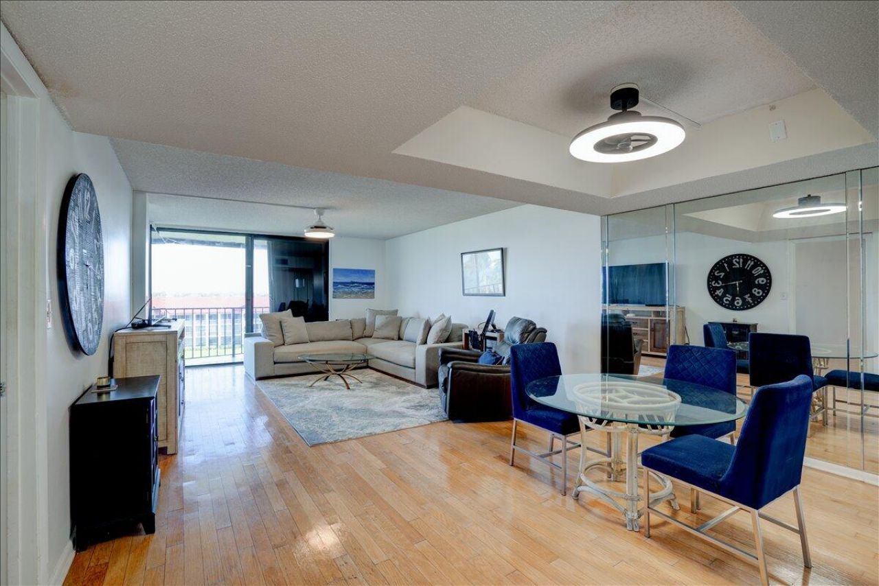 7030 Half Moon Circle, Unit 515, Hypoluxo, FL 33462 Photo