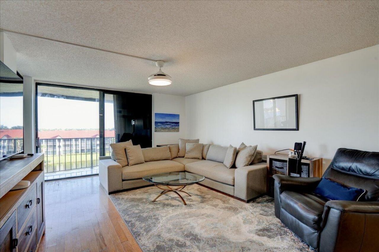 7030 Half Moon Circle, Unit 515, Hypoluxo, FL 33462 Photo