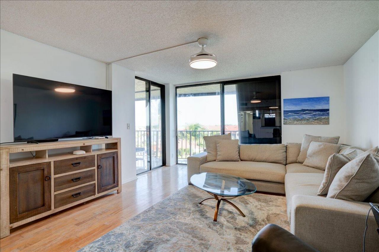 7030 Half Moon Circle, Unit 515, Hypoluxo, FL 33462 Photo