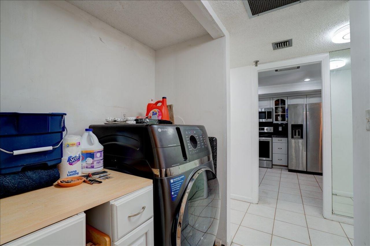 7030 Half Moon Circle, Unit 515, Hypoluxo, FL 33462 Photo
