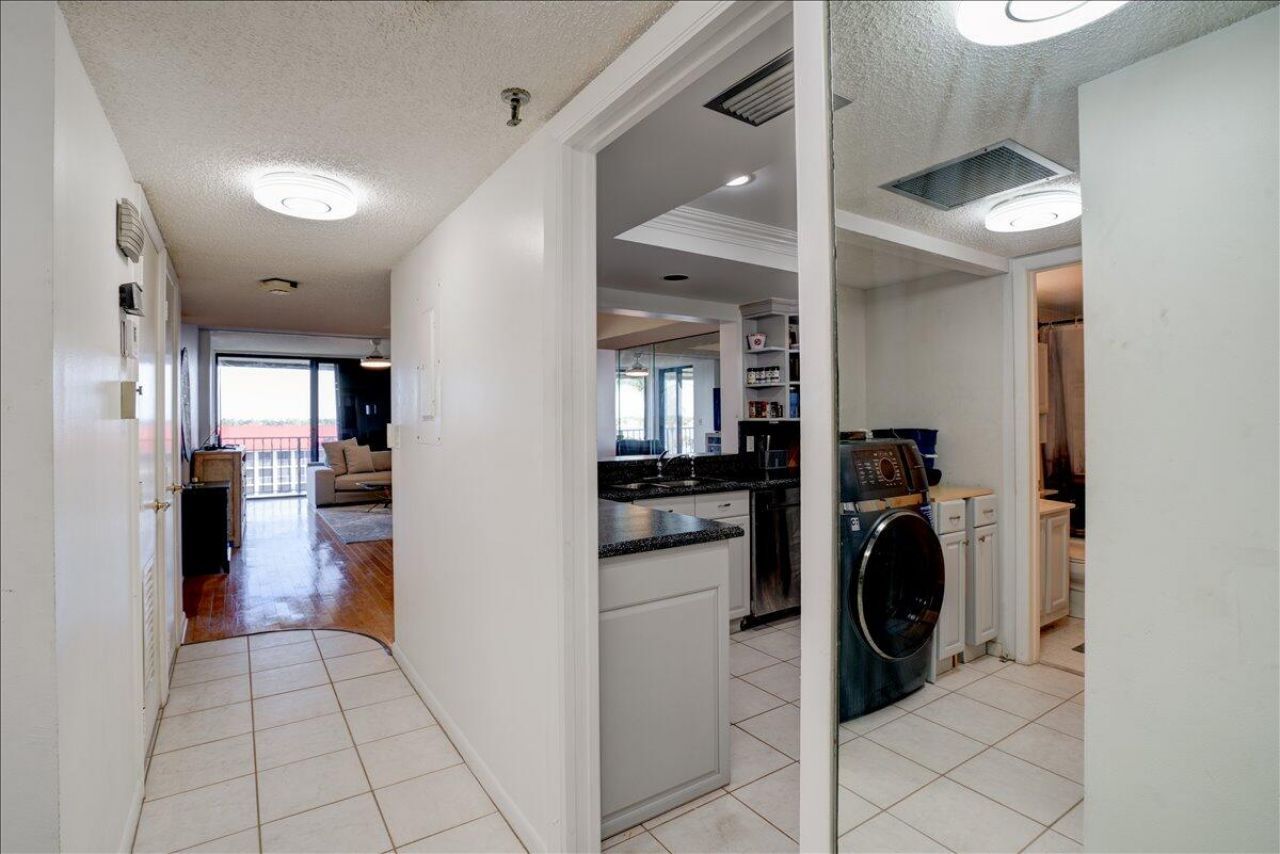 7030 Half Moon Circle, Unit 515, Hypoluxo, FL 33462 Photo