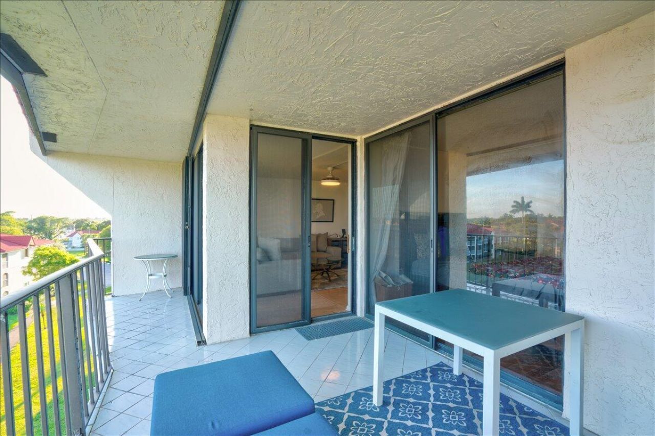 7030 Half Moon Circle, Unit 515, Hypoluxo, FL 33462 Photo