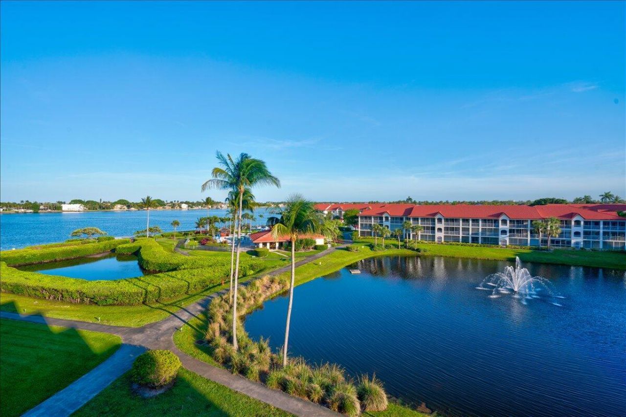 7030 Half Moon Circle, Unit 515, Hypoluxo, FL 33462 Photo