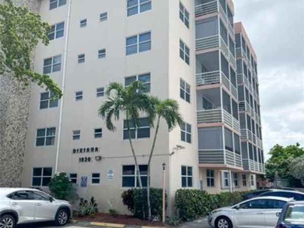 1830 Dixianna Street, Unit 201, Hollywood, FL 33020