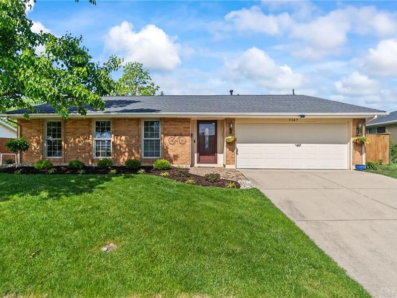 7147 Chadbourne Drive, Huber Heights, OH 45424 Photo 1