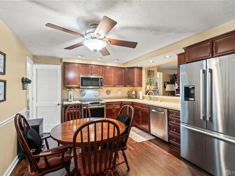 7147 Chadbourne Drive, Huber Heights, OH 45424 Photo 11