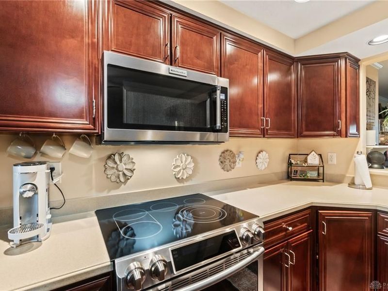 7147 Chadbourne Drive, Huber Heights, OH 45424 Photo 13