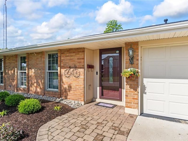 7147 Chadbourne Drive, Huber Heights, OH 45424 Photo 4