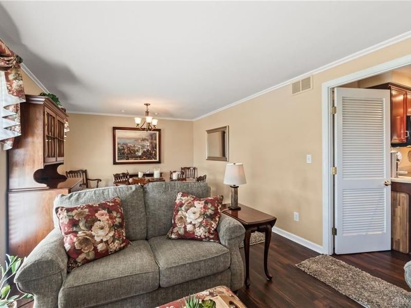 7147 Chadbourne Drive, Huber Heights, OH 45424 Photo 8