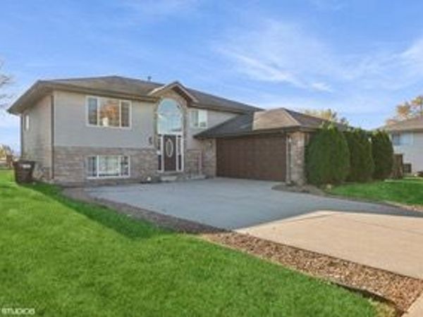 592 Farmview Court , University Park, IL 60484