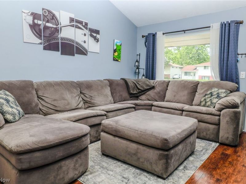4202 Holl Avenue, Sheffield Lake, OH 44054 Photo 13