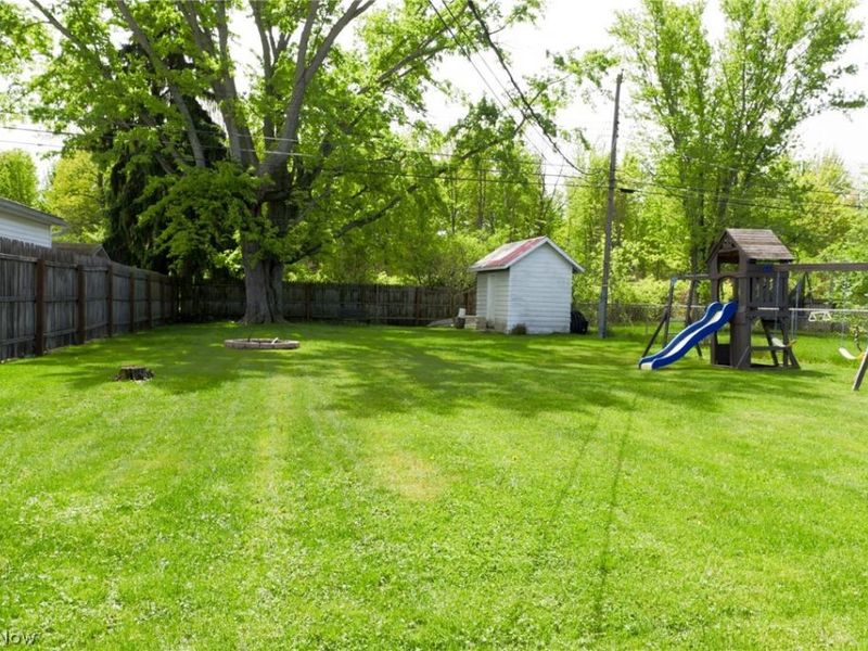 4202 Holl Avenue, Sheffield Lake, OH 44054 Photo 5