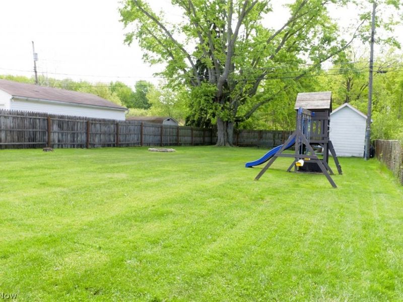 4202 Holl Avenue, Sheffield Lake, OH 44054 Photo 6