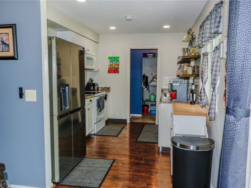 4202 Holl Avenue, Sheffield Lake, OH 44054 Photo 7